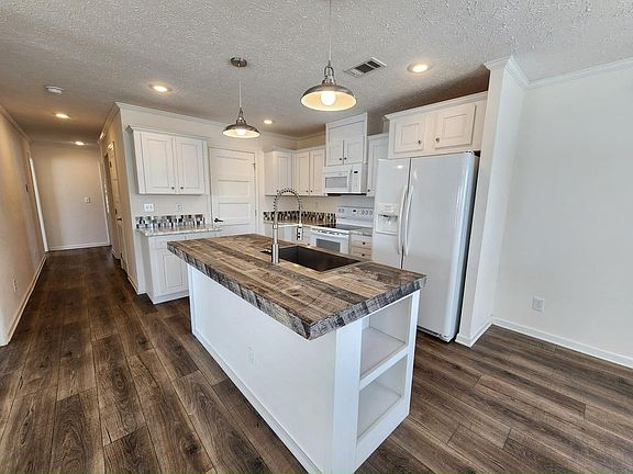 2nd image of 250 Mongoose Ln #250