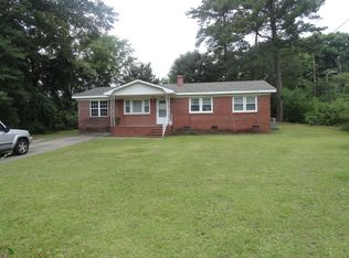 958 Louise Cir, Fayetteville, NC 28314