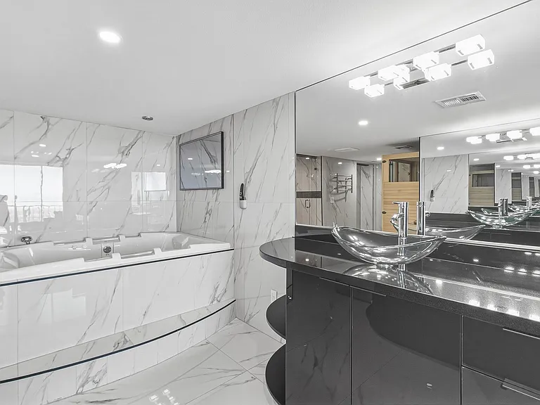 3111 Bel Air Dr #28H — Photo 65