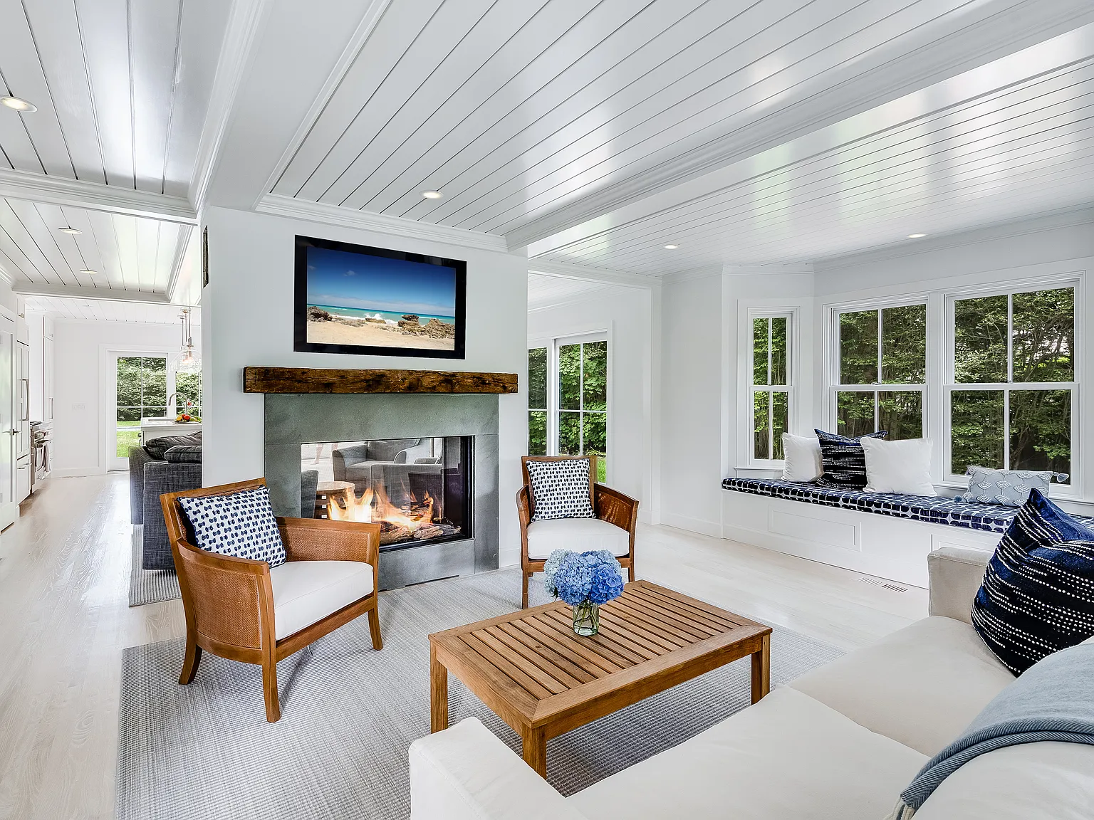East Hampton Village Chic — Photo 4
