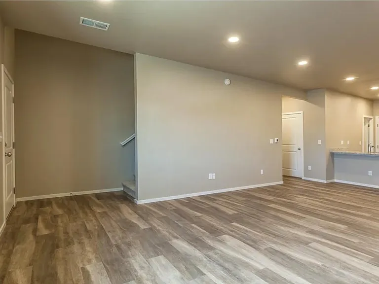 3653 Ronald Reagan Ave — Photo 4