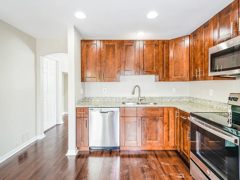 6023 Sand Key Ln — Photo 8