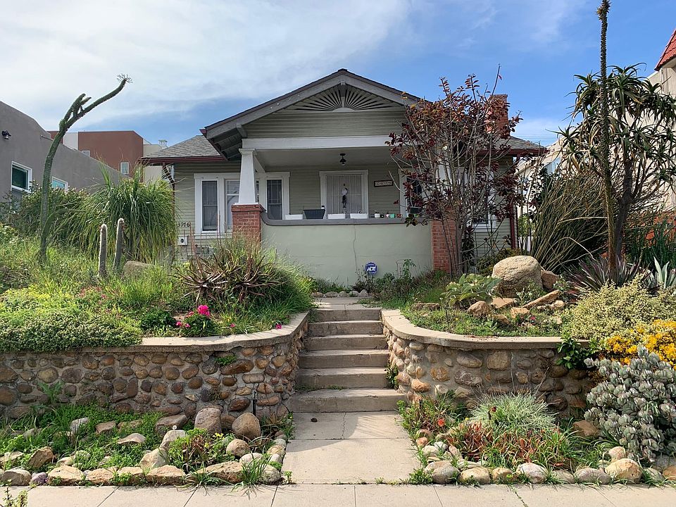 The craftsman, which is close to all sorts of fun restaurants and bars as we as close to the 805.