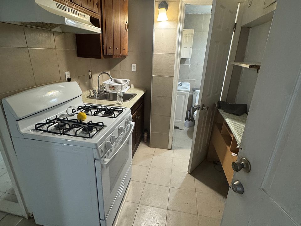 1st image of 2418 Hughes Ave #Gw