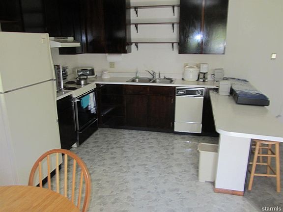 5th image of 948 Silverwood Cir