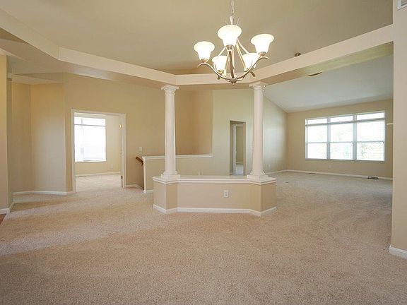 5th image of 4616 Jeannes Ct
