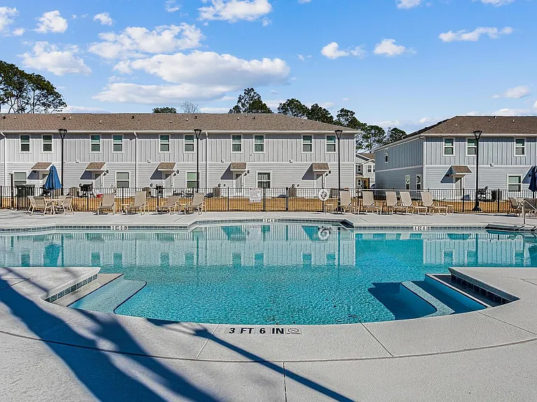 1518 Iroquois Ct — Photo 3