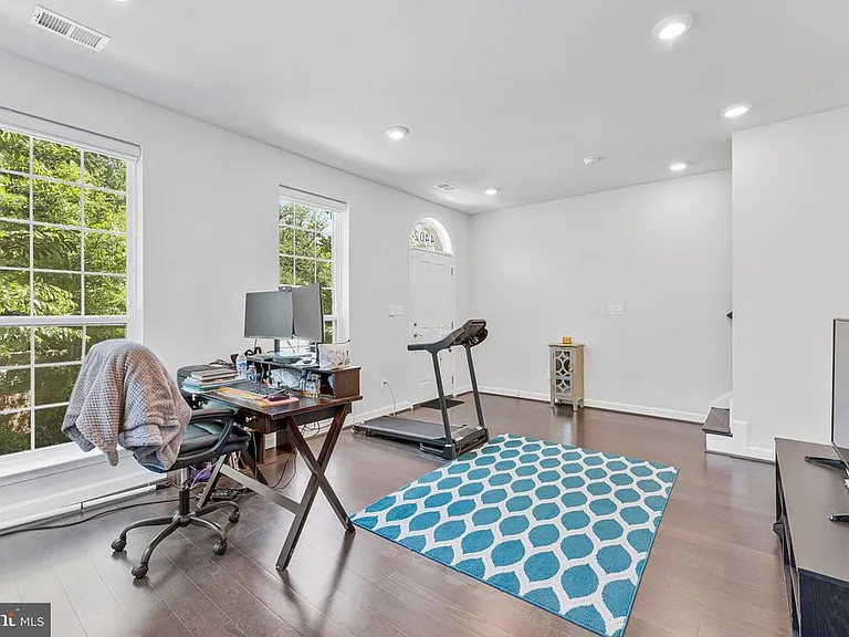4402 Fair Lakes Ct — Photo 11