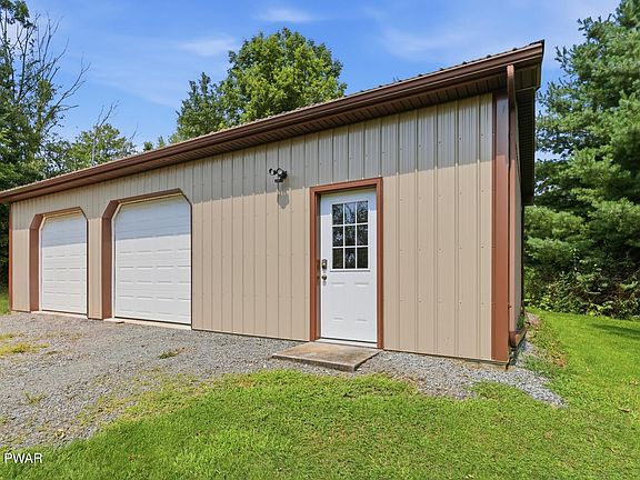4th image of 1539 Upper Woods Rd