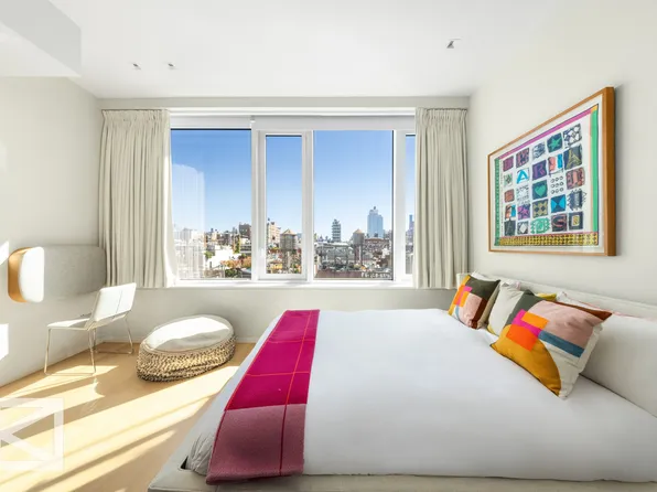 350 West Broadway image 15 of 29