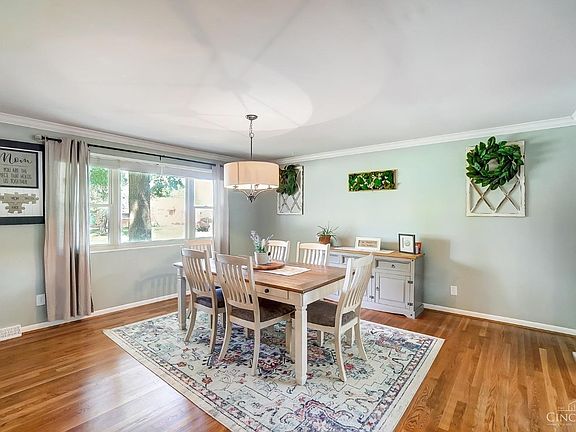4th image of 944 Rosetree Ln