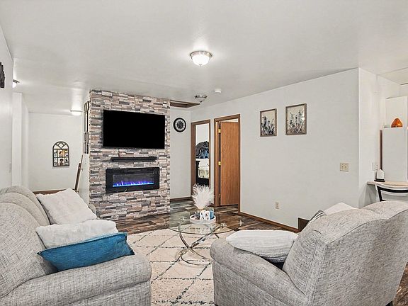 5th image of 411 Cypress Cir