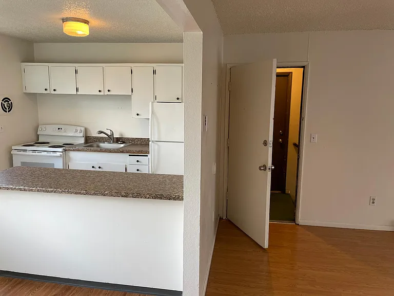 1409 SE Mall St #5 — Photo 12