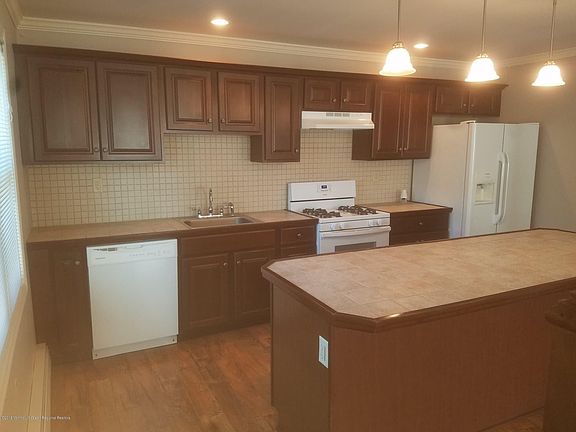 5th image of 229 Torrey Pines Dr