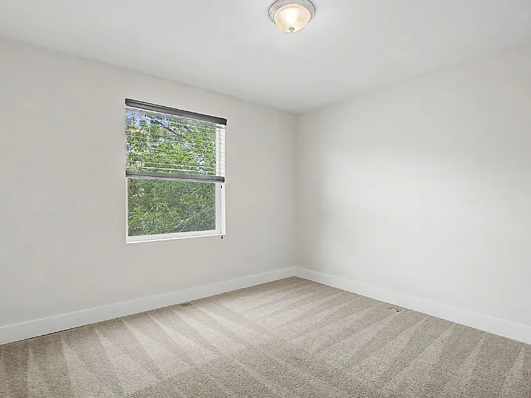 1230 N Logan St — Photo 36