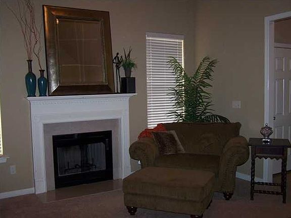4th image of 1279 Easterwood Blvd