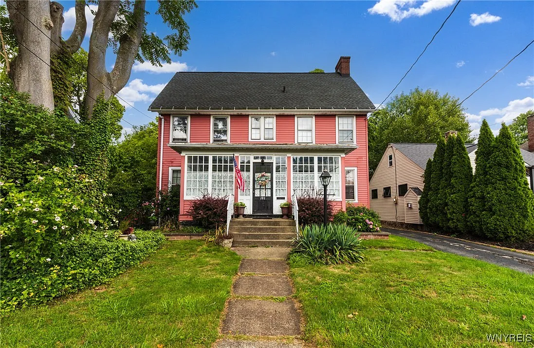 191 Long Ave photo 1