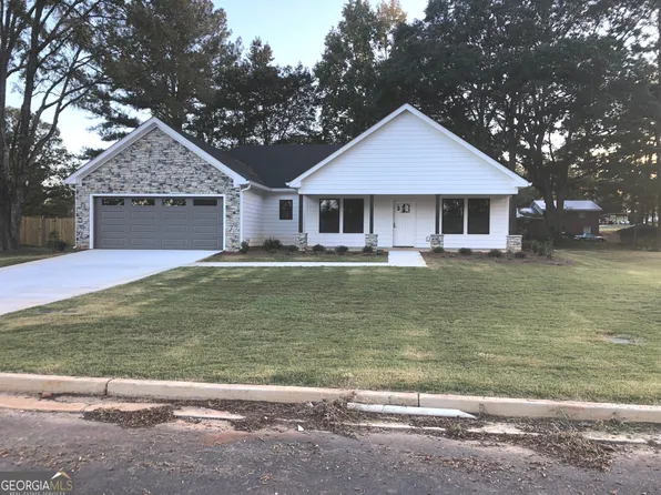 1203 22nd Pl, Valley, AL 36854