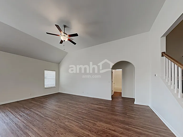 2055 Shafer Dr — Photo 3