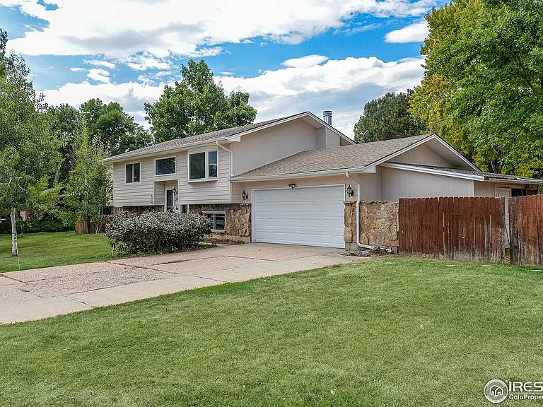 2601 Treemont Dr — Photo 2
