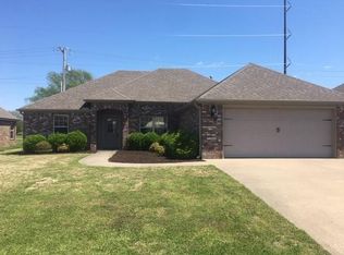2904 SW Featherston Rd, Bentonville, AR 72713