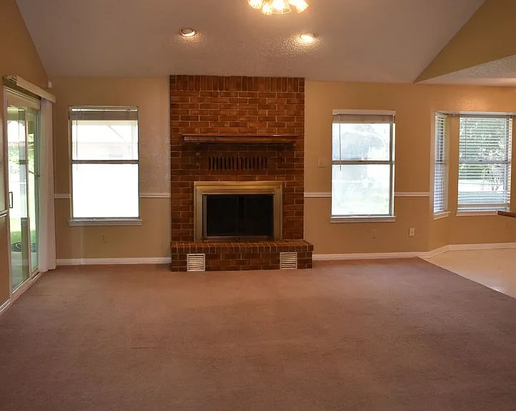 704 Kim Ave — Photo 3