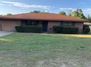 1623 Court Dr, Palestine, TX 75803