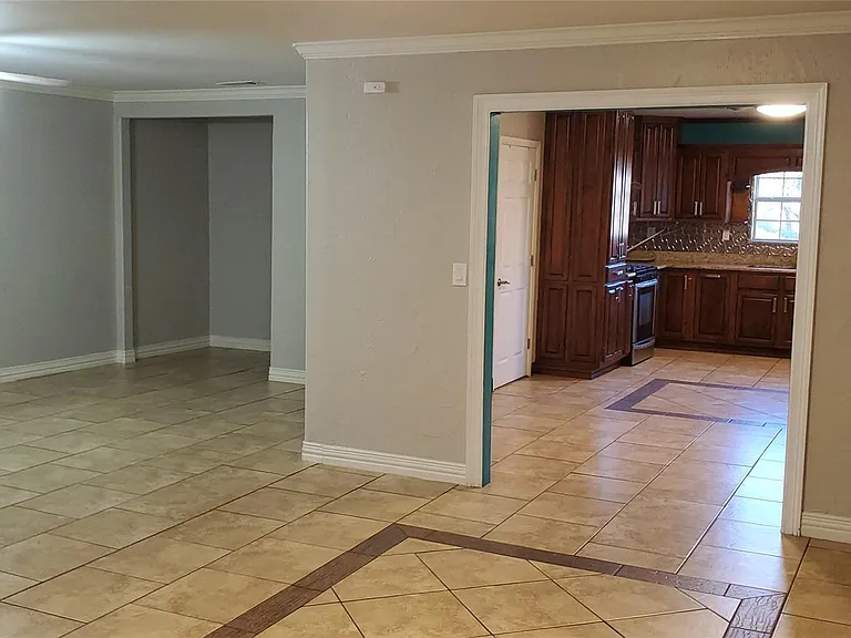7824 Davenport Ave — Photo 7