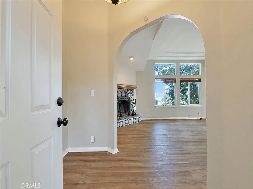 3 bed, 1632 sqft, $4,950 — Photo 4