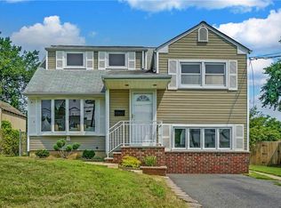 38 Robin Pl, Parlin, NJ 08859