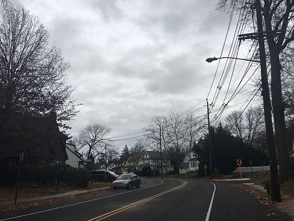5th image of 414 E Lincoln Ave