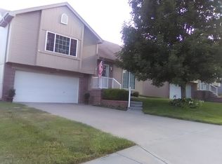 18003 Edna St, Omaha, NE 68136