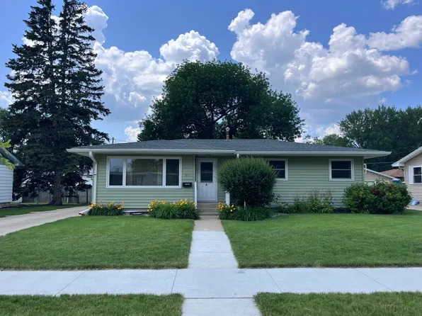 1530 S Dakota St, Aberdeen, SD 57401