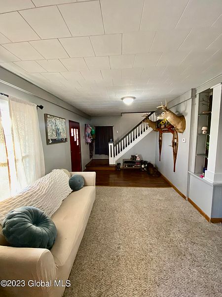 5th image of 186 Chapman Drive