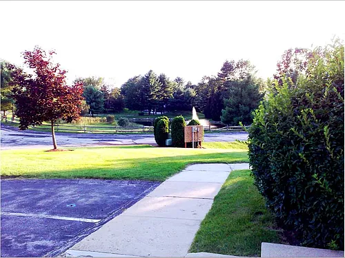 18 Stillwater Dr Photo 1