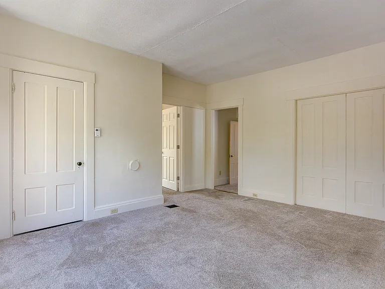 8 Chase Ave #1 — Photo 3