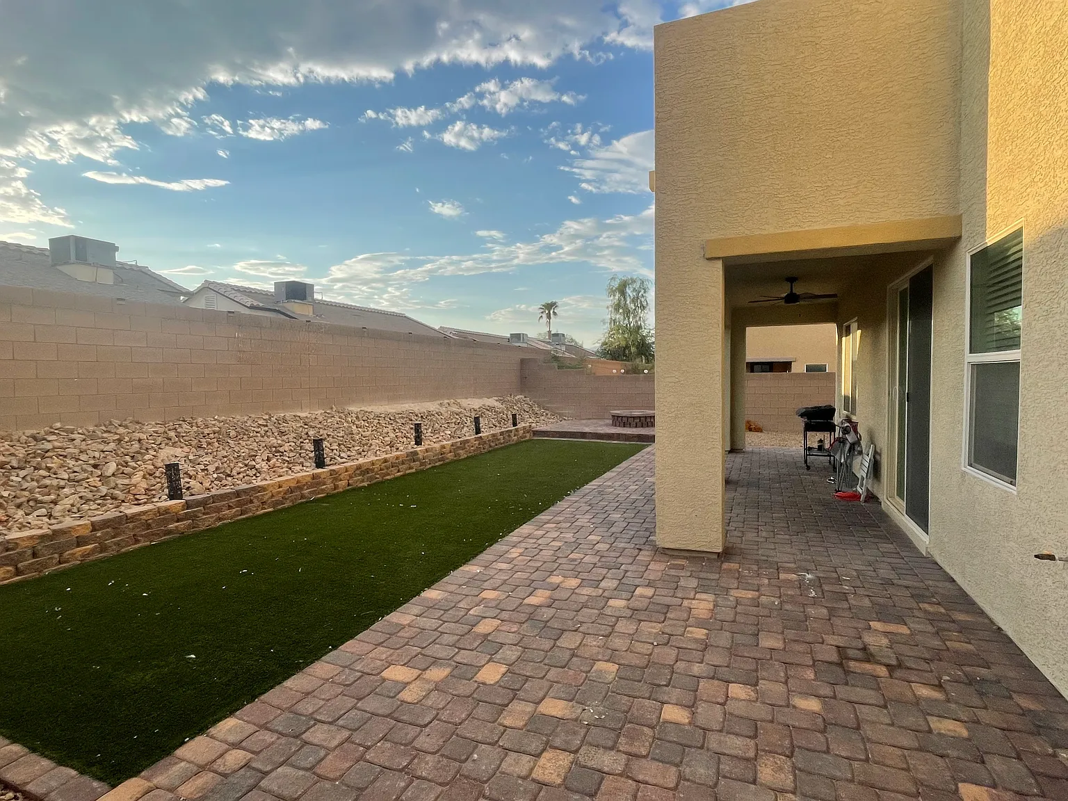 3 bed, 2469 sqft, $2,645 — Photo 3