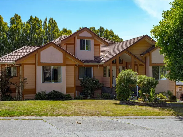 897 Maltwood Ter, Saanich, BC V8X 5G2