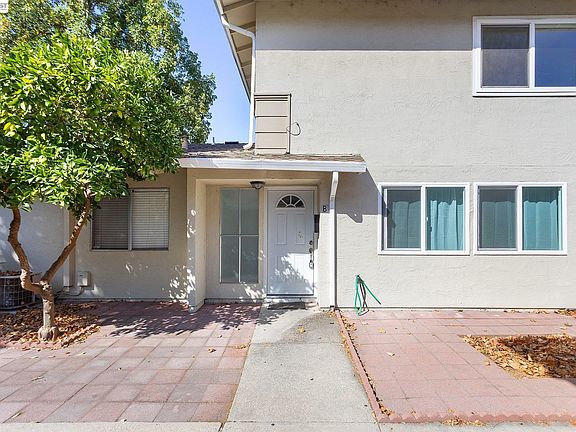 2nd image of 1387 Del Rio Cir Unit B