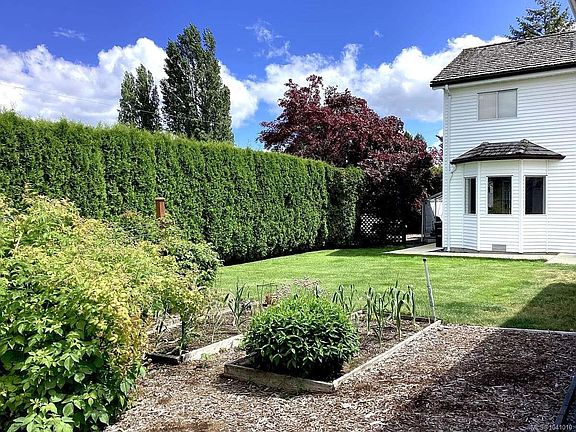 4th image of 1 Sylvan Cres