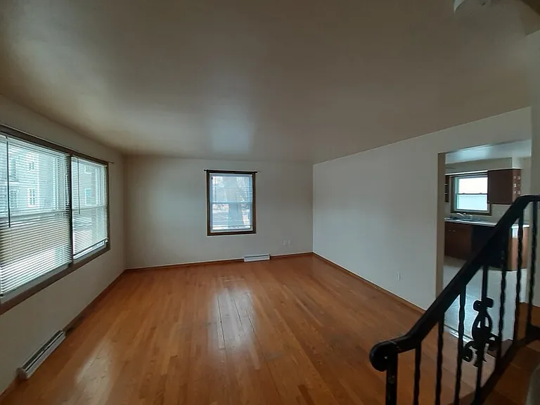 1118 Melrose Ct — Photo 7