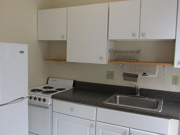 5th image of 17 E Grace St APT C