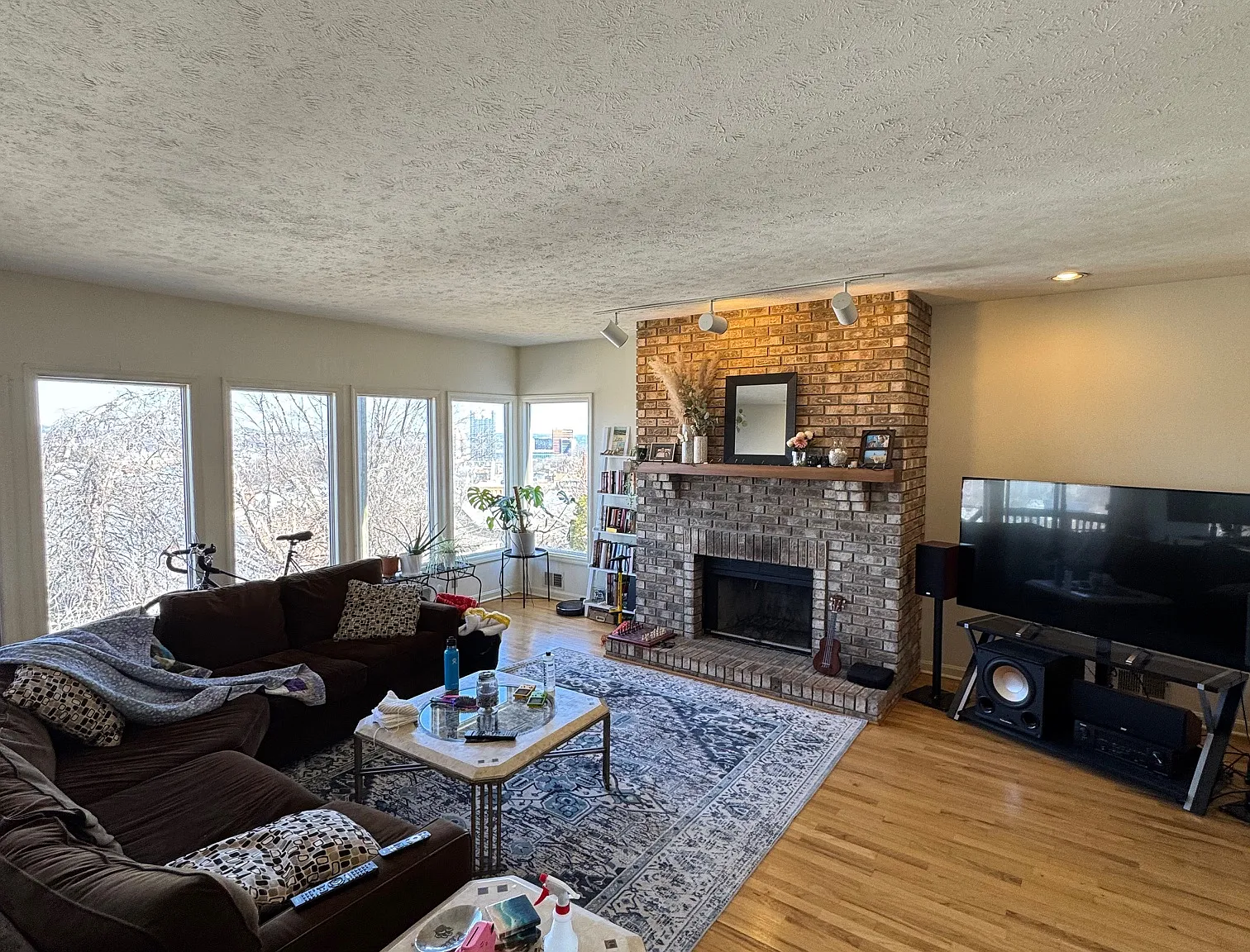 2 bed, 1800 sqft, $2,000 — Photo 1
