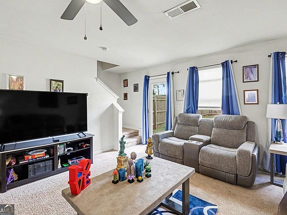 4th image of 409 Erin Ct