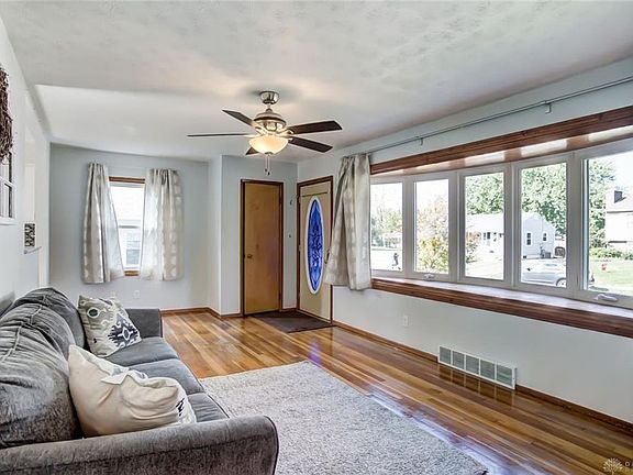 4th image of 451 Marshall Dr