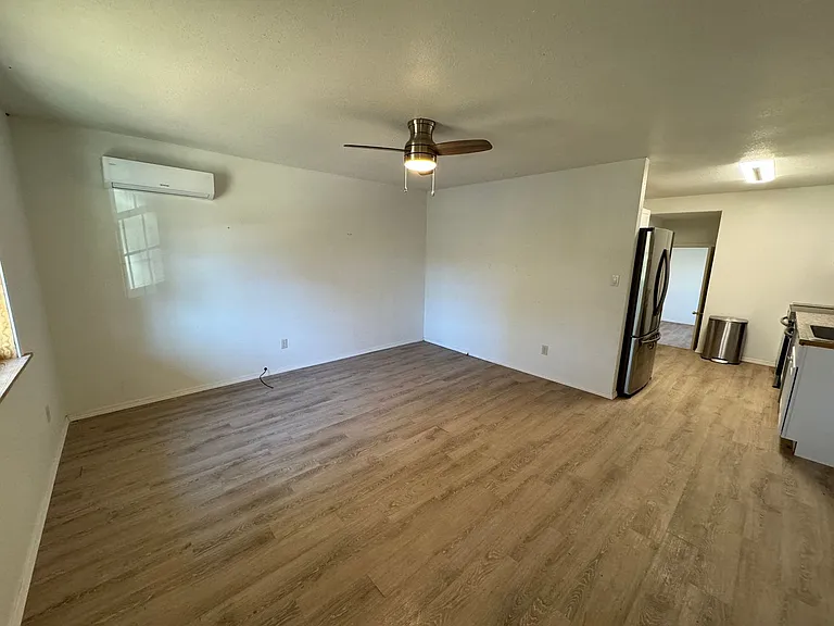 1325 N Main St — Photo 3