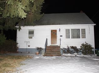 10 Peterson Ave, Edison, NJ 08817