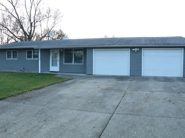 63 Edgelea Dr, Clinton, IL 61727