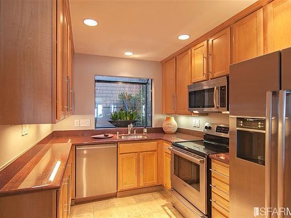 5th image of 433 Burnett Ave Unit A