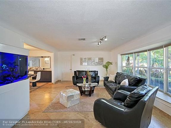 5th image of 3309 NE 40th St